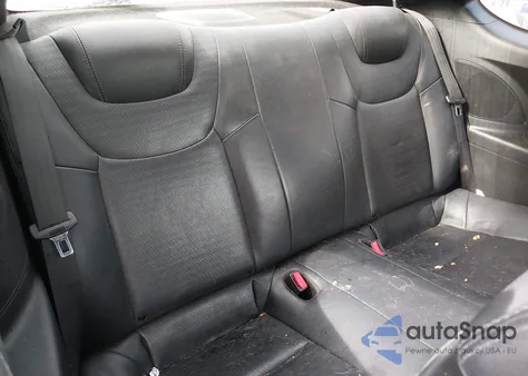 2013 Hyundai Genesis 3.8 Track z USA, uszkodzony, nr VIN KMHHU6KJ6DU083265